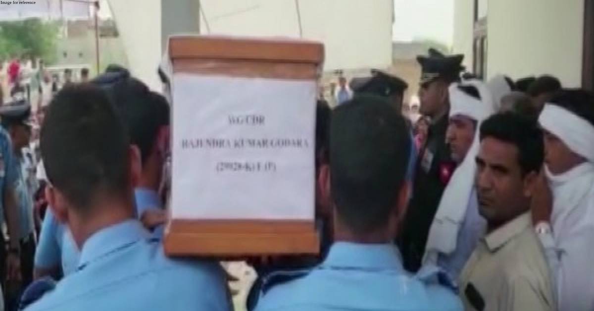 Rajasthan: Last rites of IAF officer, who perished in accident, performed